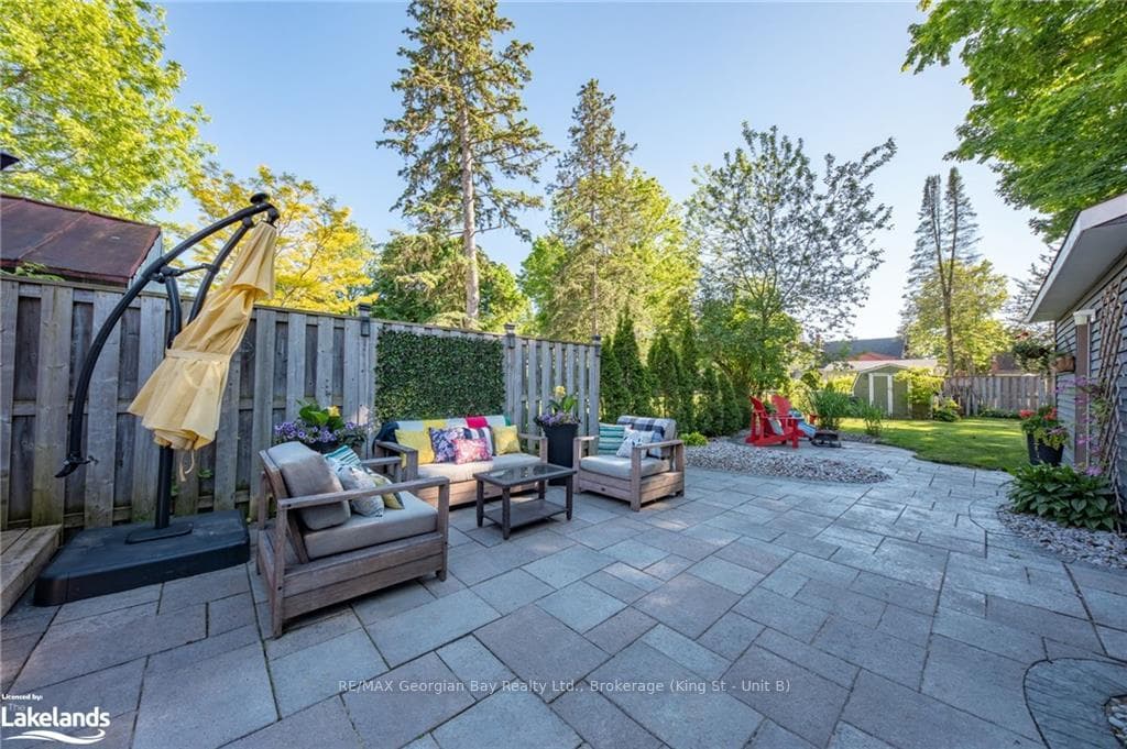 354 QUEEN Street photo 38