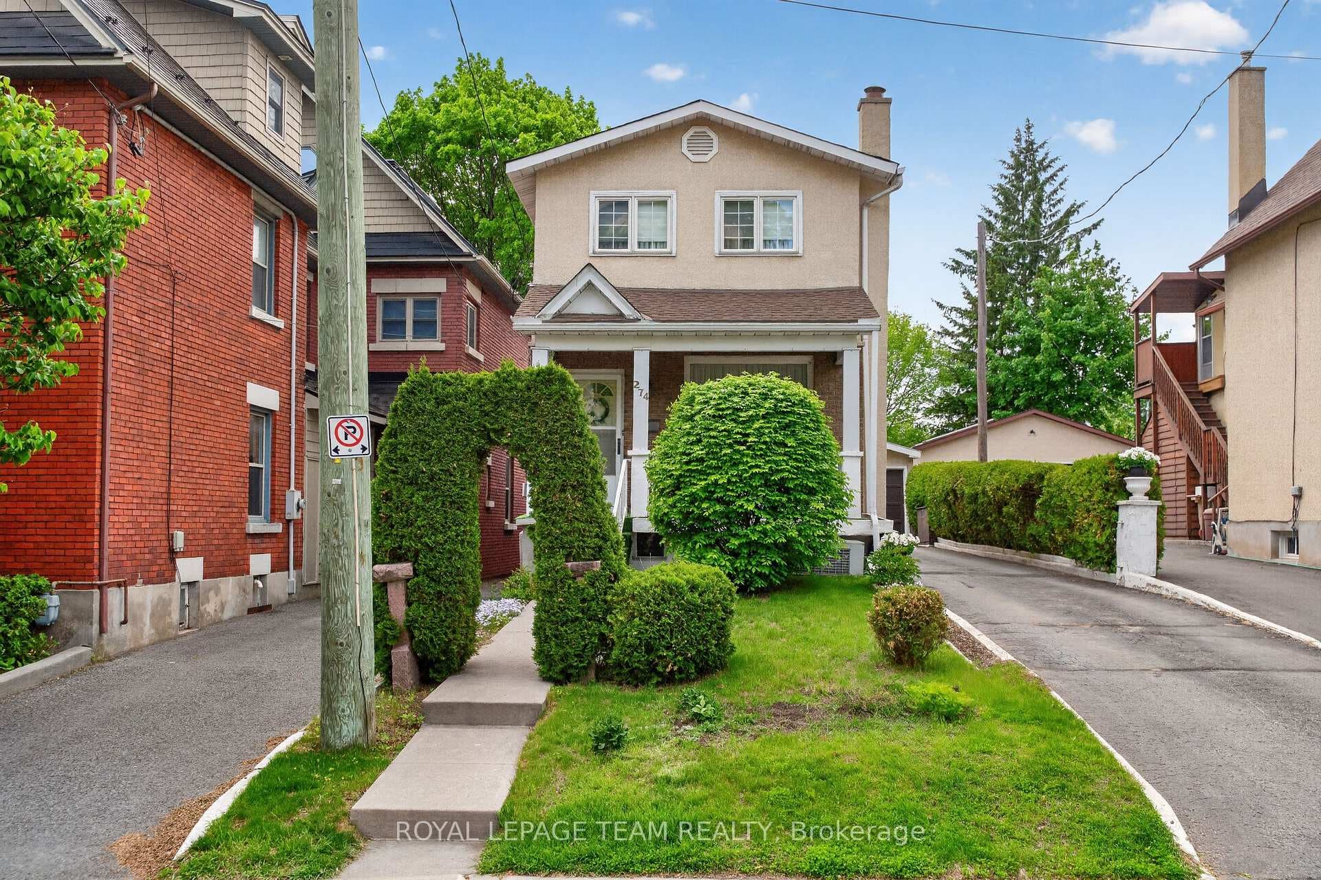 274 Breezehill Avenue photo 2