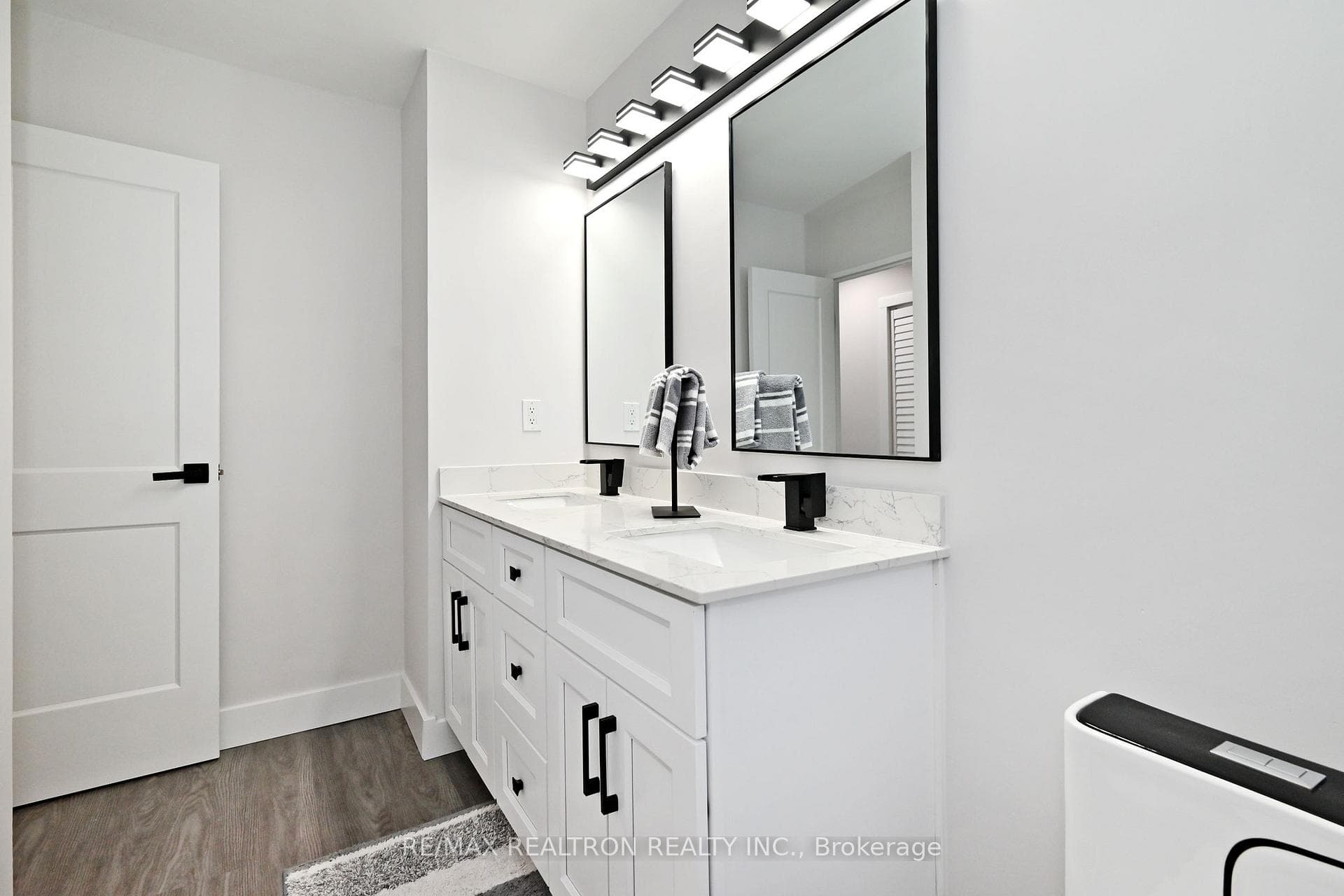 4005 Don Mills Road Unit 322 photo 26