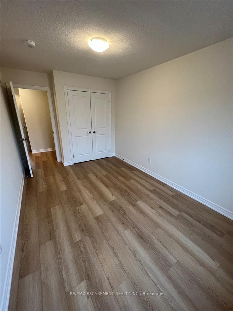 5 Genoa Drive photo 27