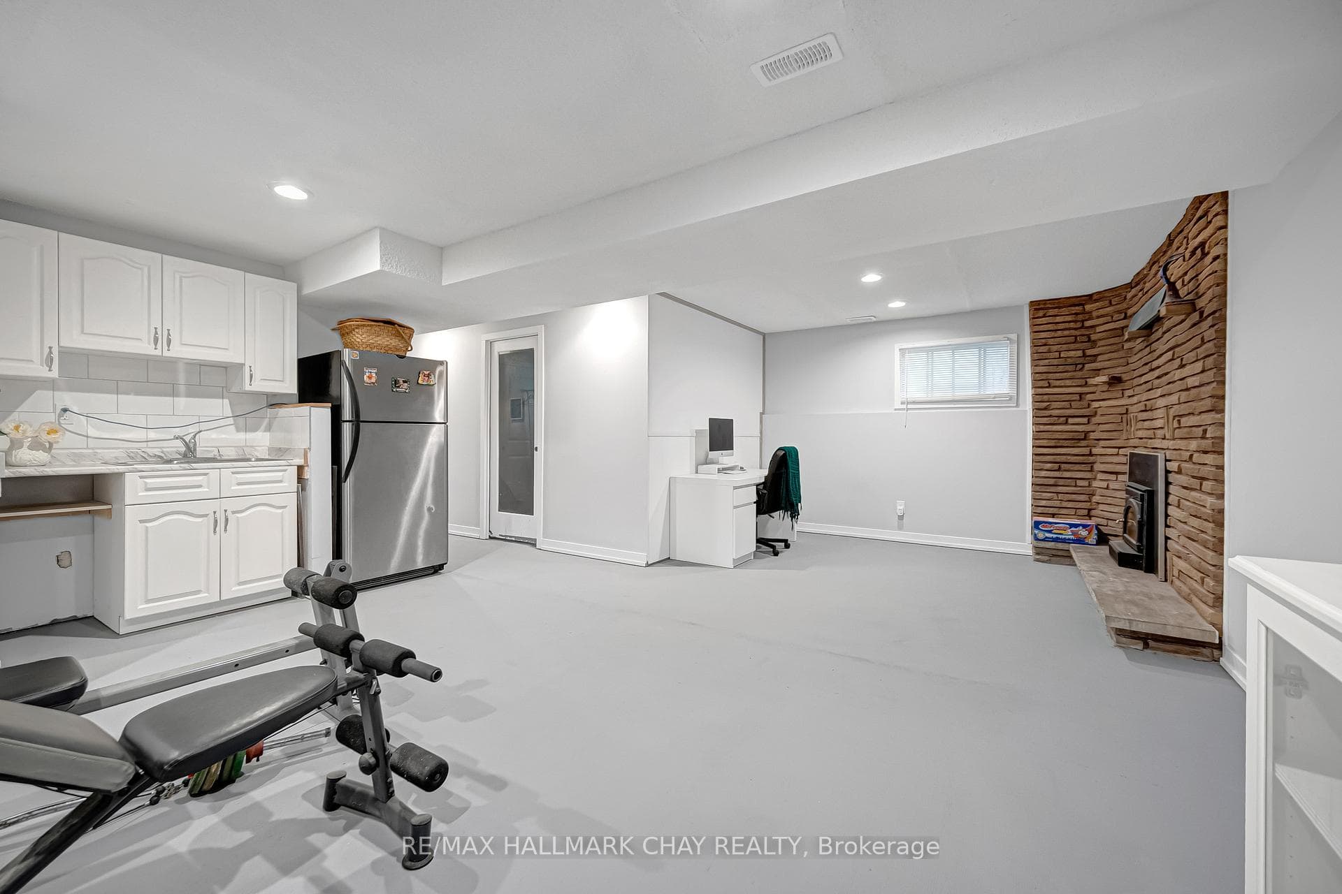 20 Howard Avenue photo 25