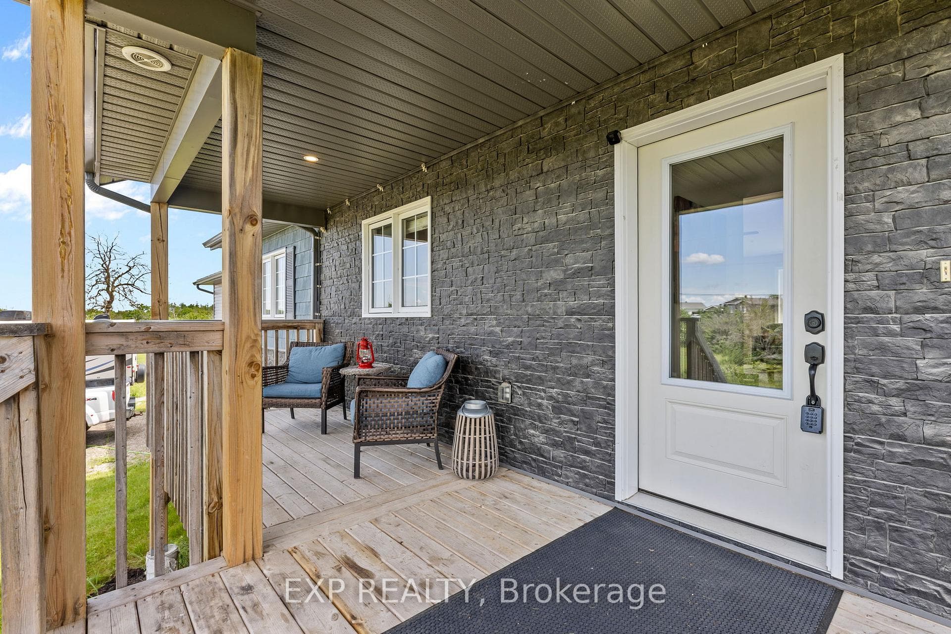4153 Roger Stevens Drive photo 6