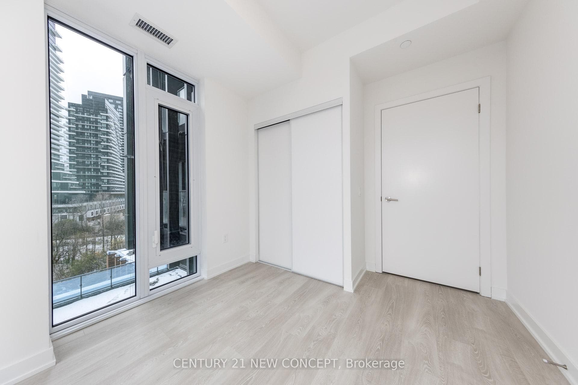 1 Quarrington Lane Unit 513 photo 17