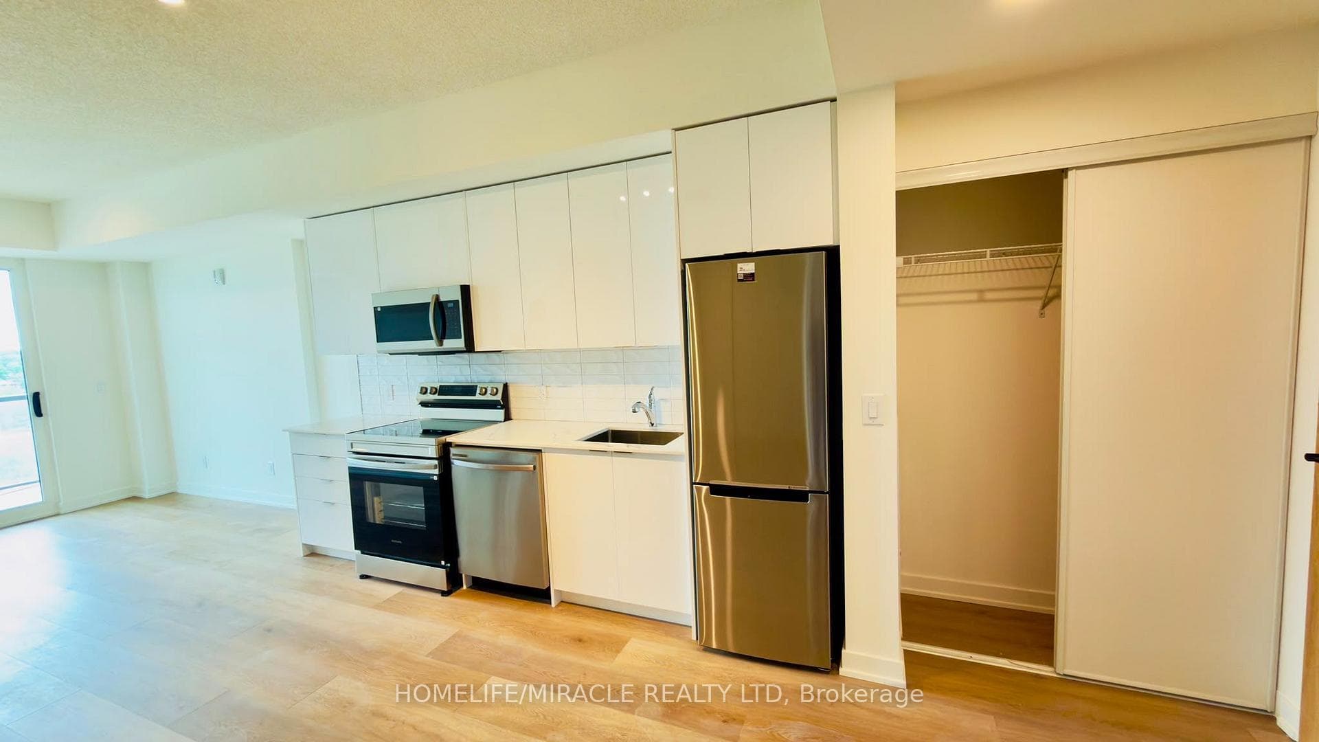 33 Erie Avenue Unit 1205 photo 4