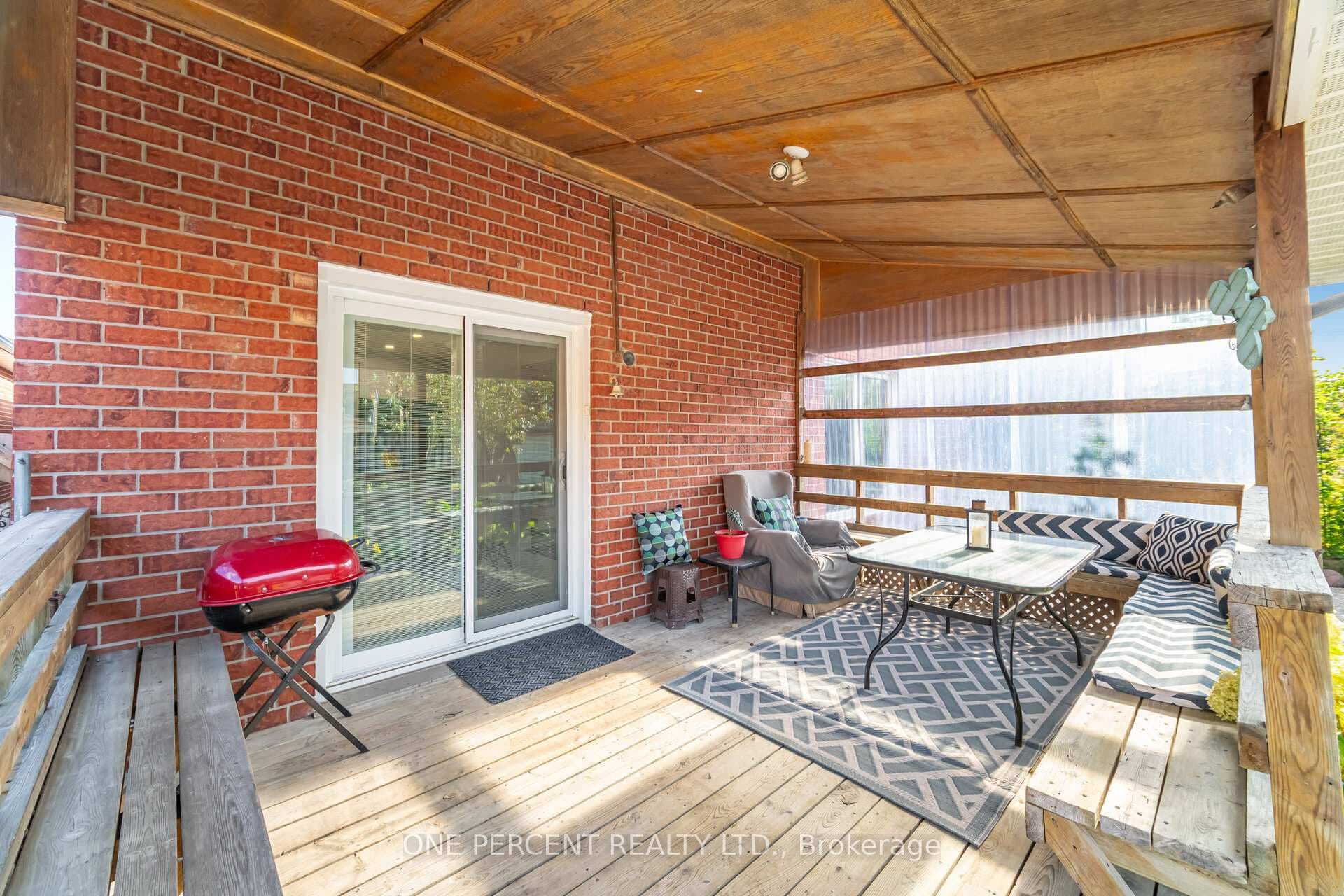 704 Bookham Crescent photo 46