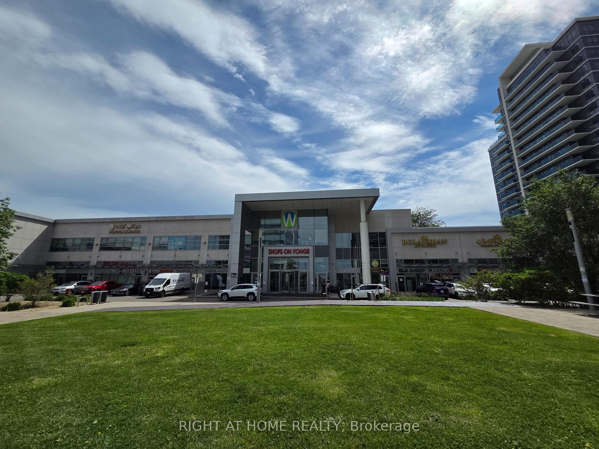 7165 Yonge Street Unit 1606 photo 41