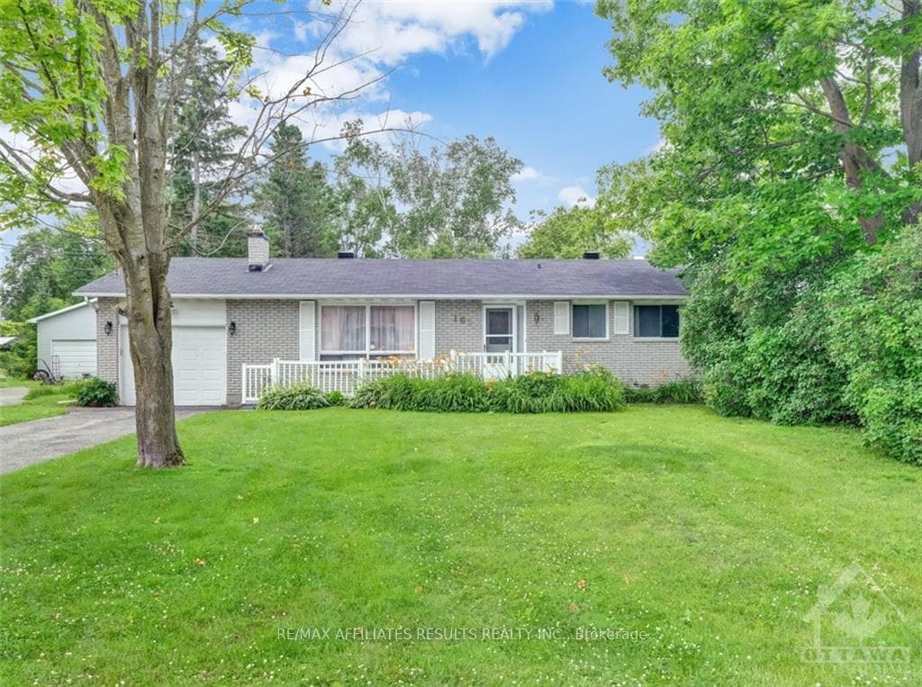 103 LENNOX Street photo 1