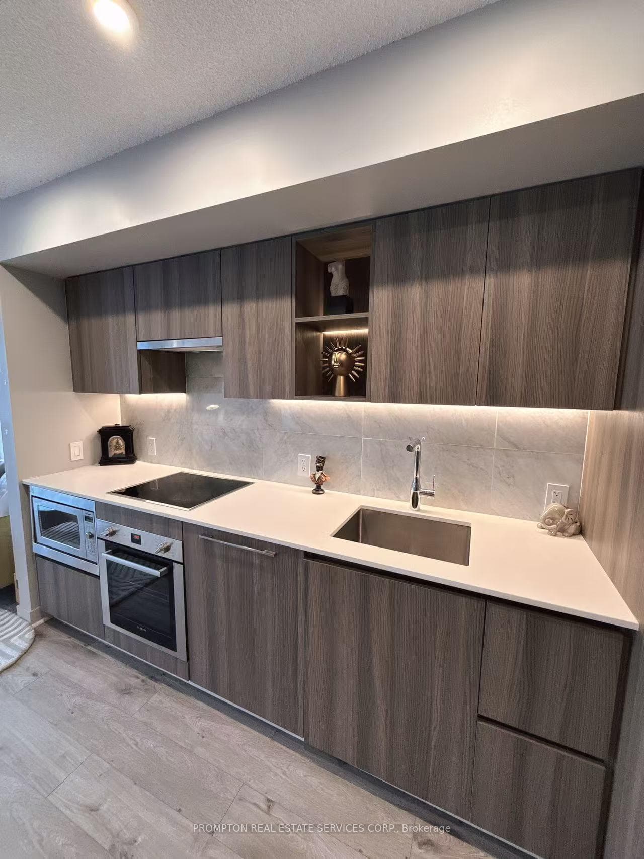 19 BATHURST Street Unit 1116 photo 39
