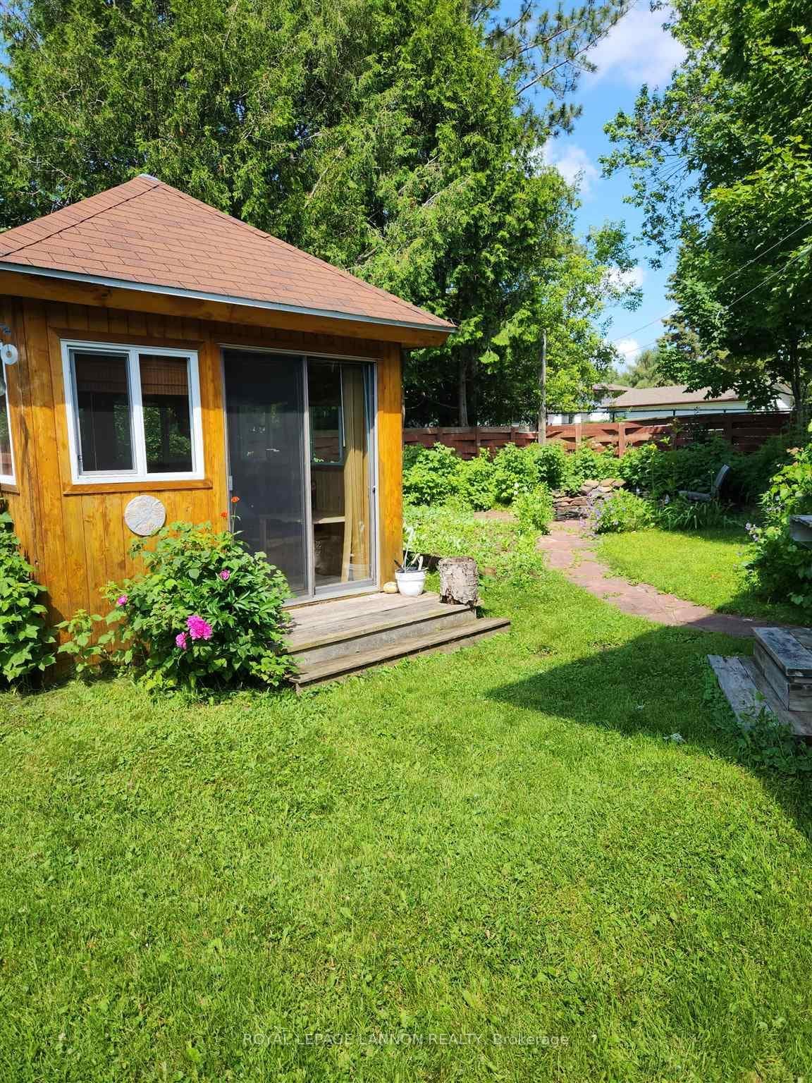 137 County Boulevard photo 36