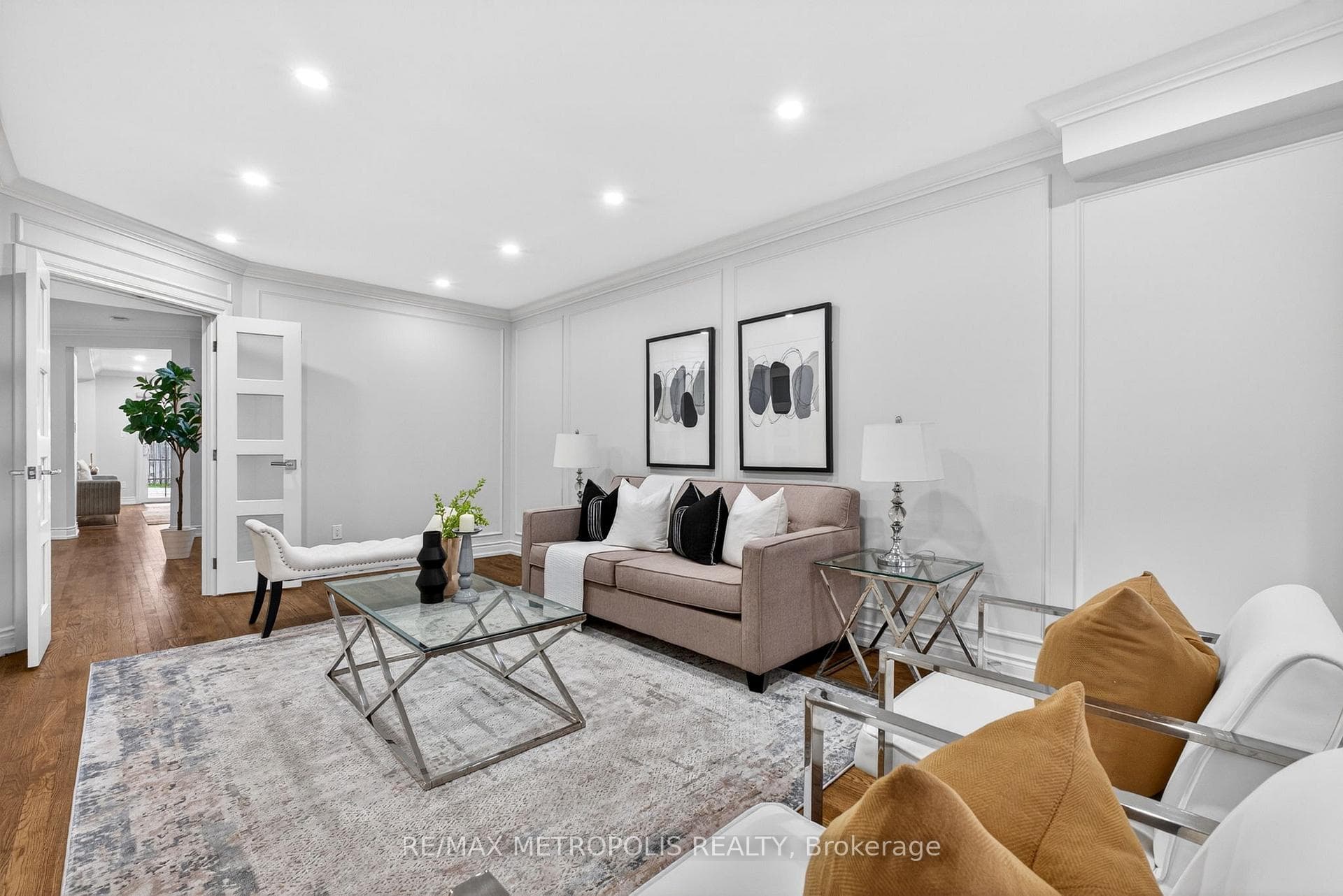 914 Sproule Crescent photo 4