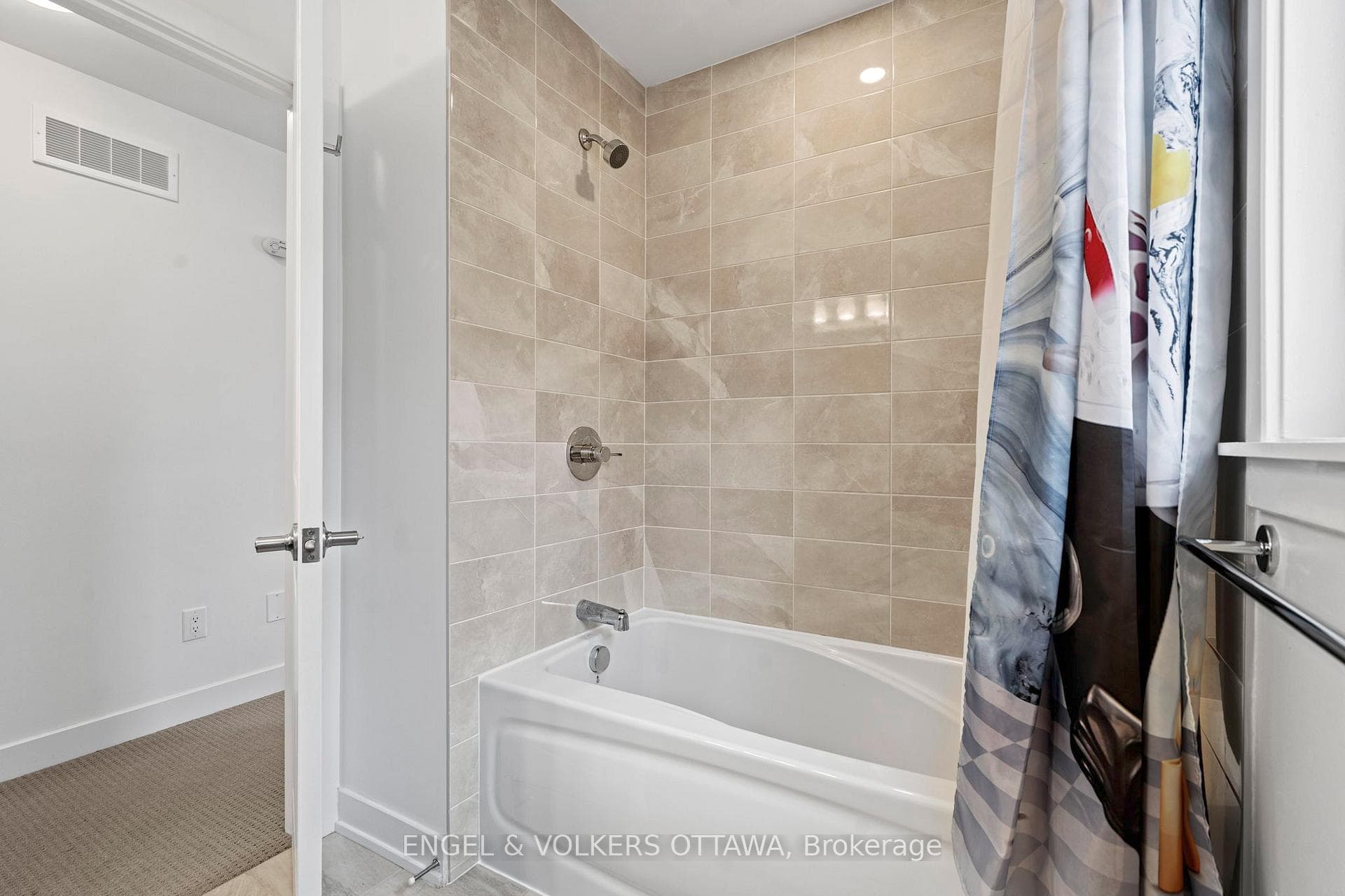 2038 Allegrini Terrace photo 35