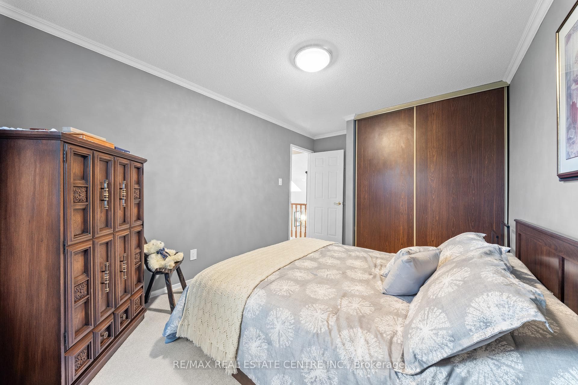 15 Blackthorn Lane photo 34