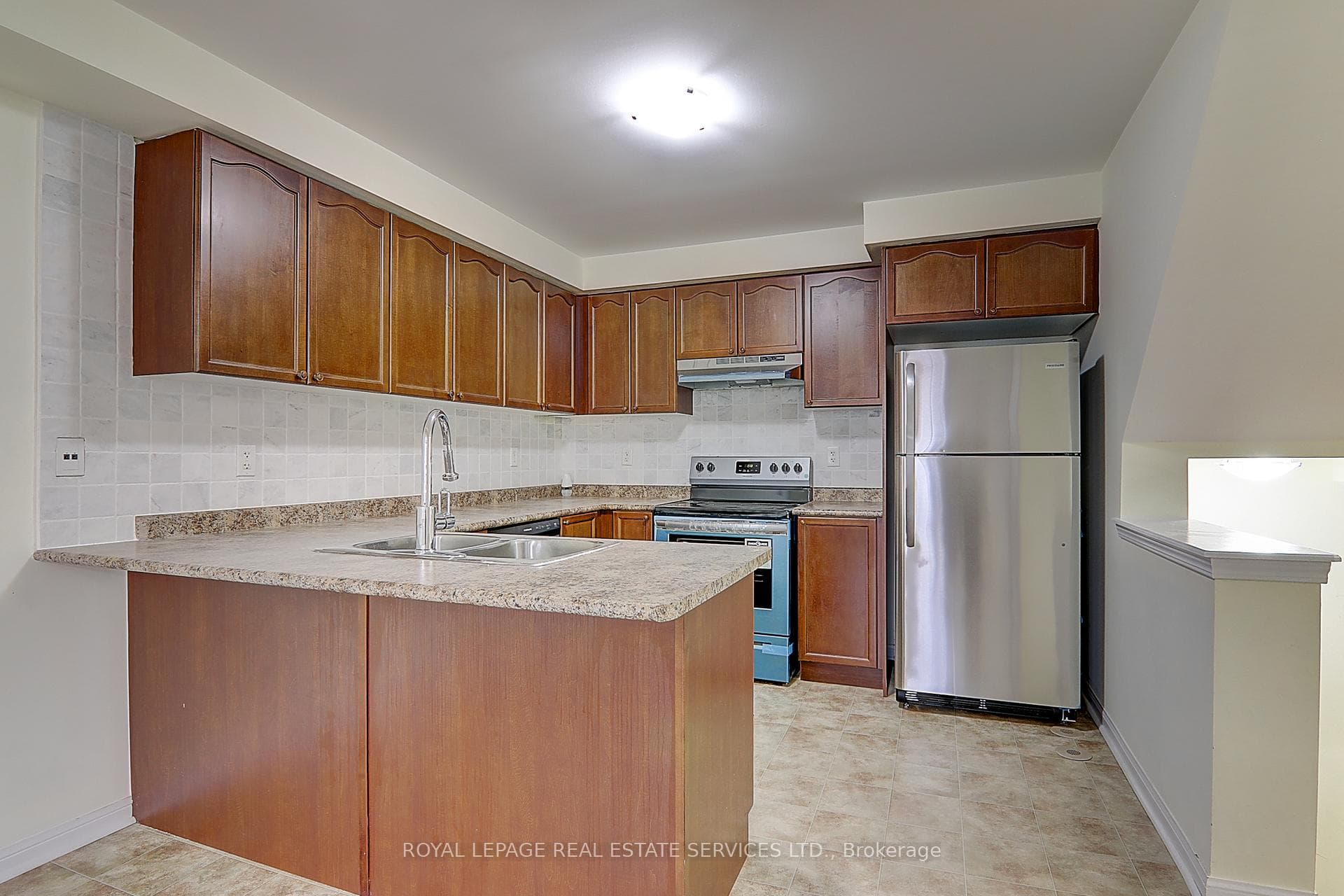 3047 Dewridge Avenue photo 4