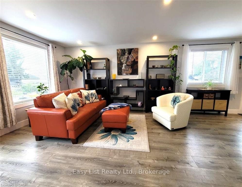 757 QUEBEC Street photo 2