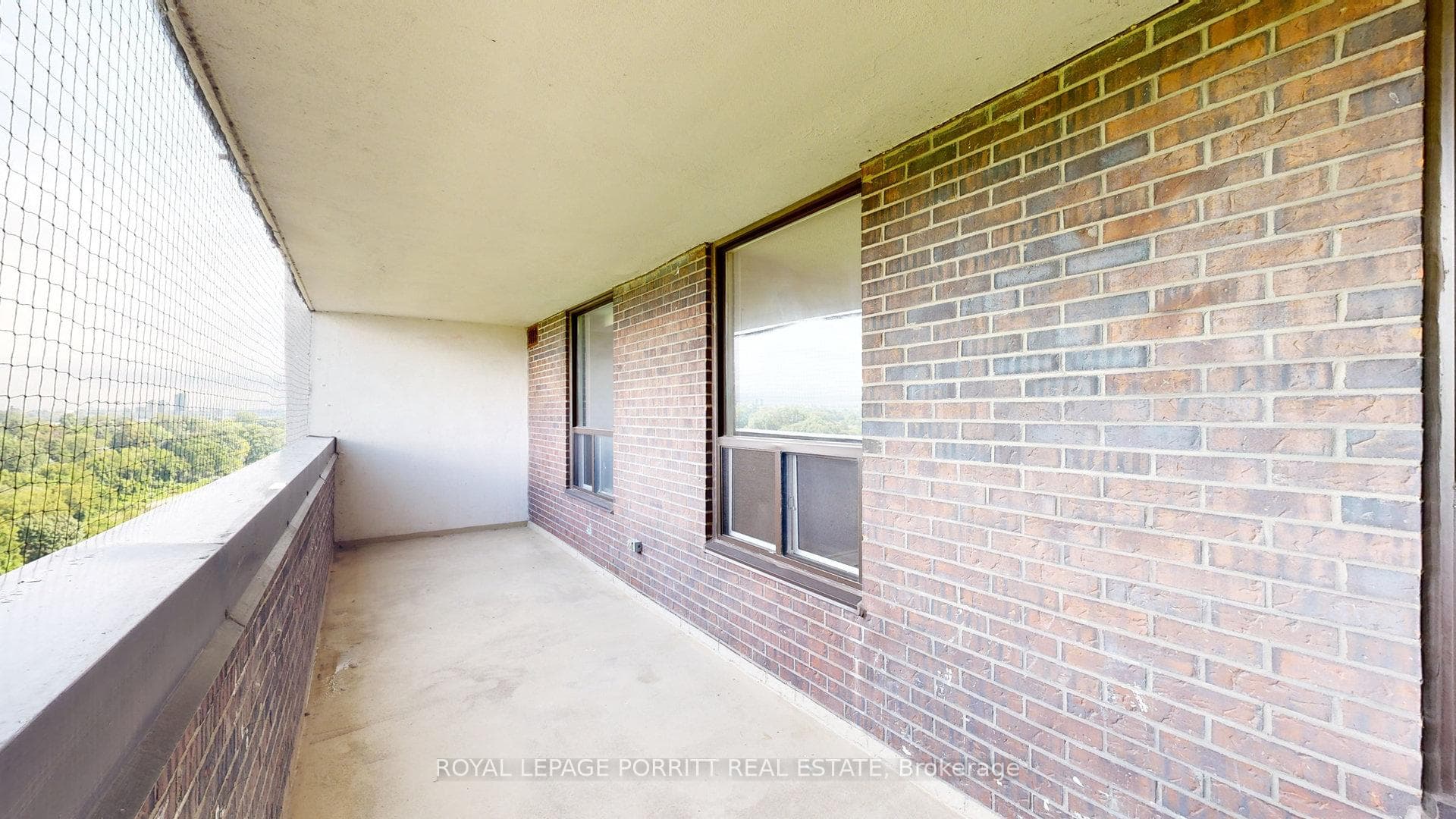 1535 Lakeshore Road Unit 1407 photo 31