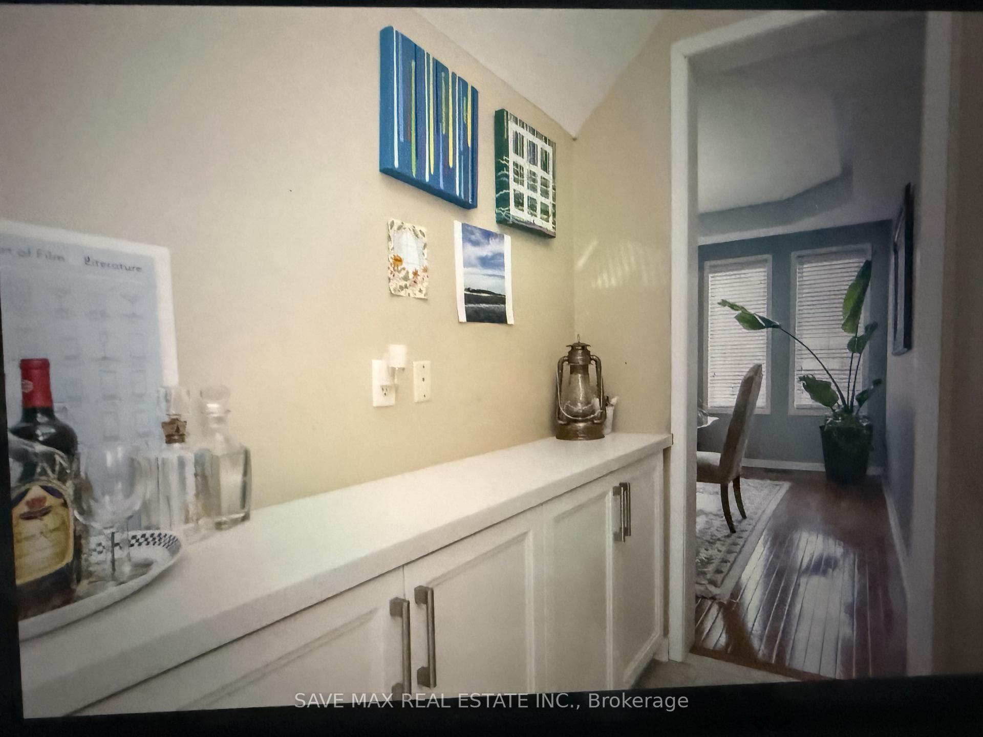184 Treeline Boulevard photo 19