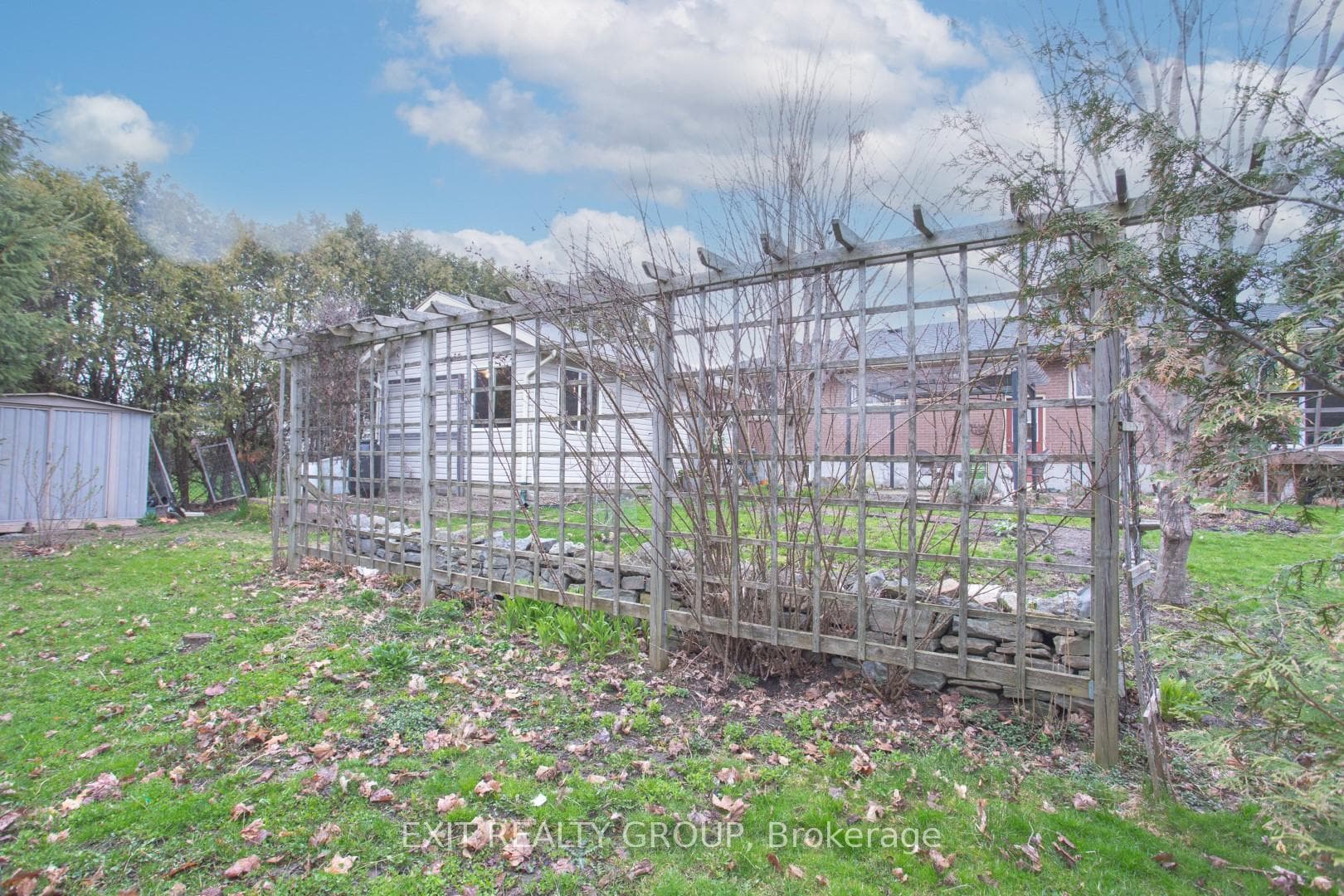 6 Frink Avenue photo 35
