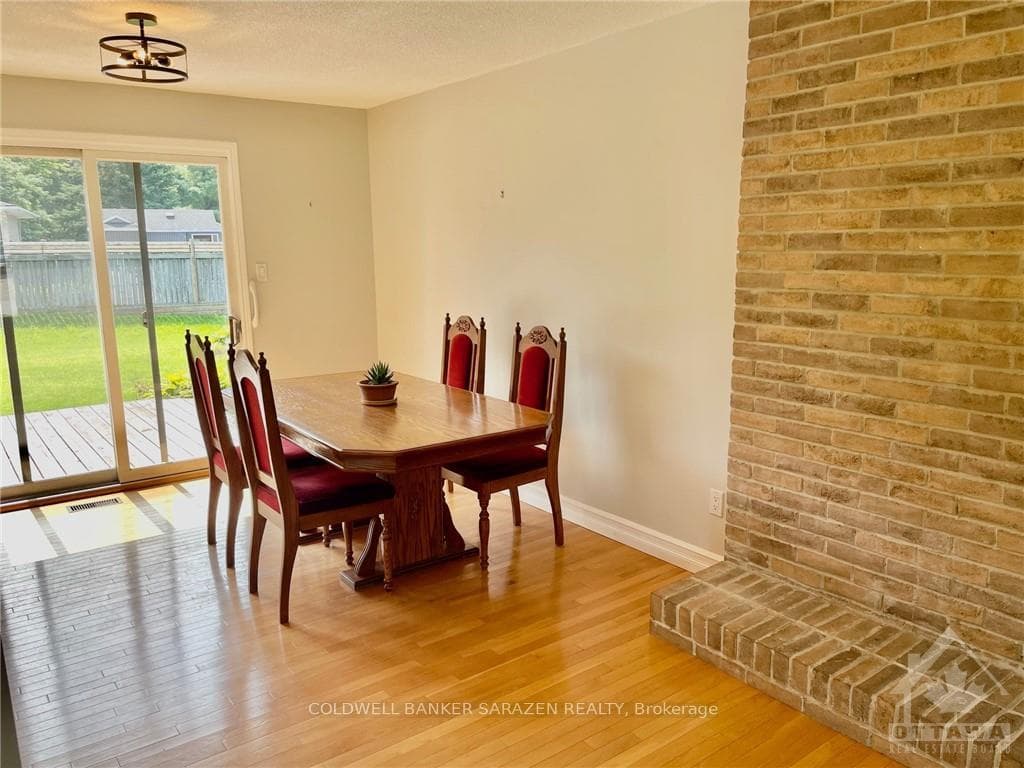 161 ROBERTLEE Drive photo 10