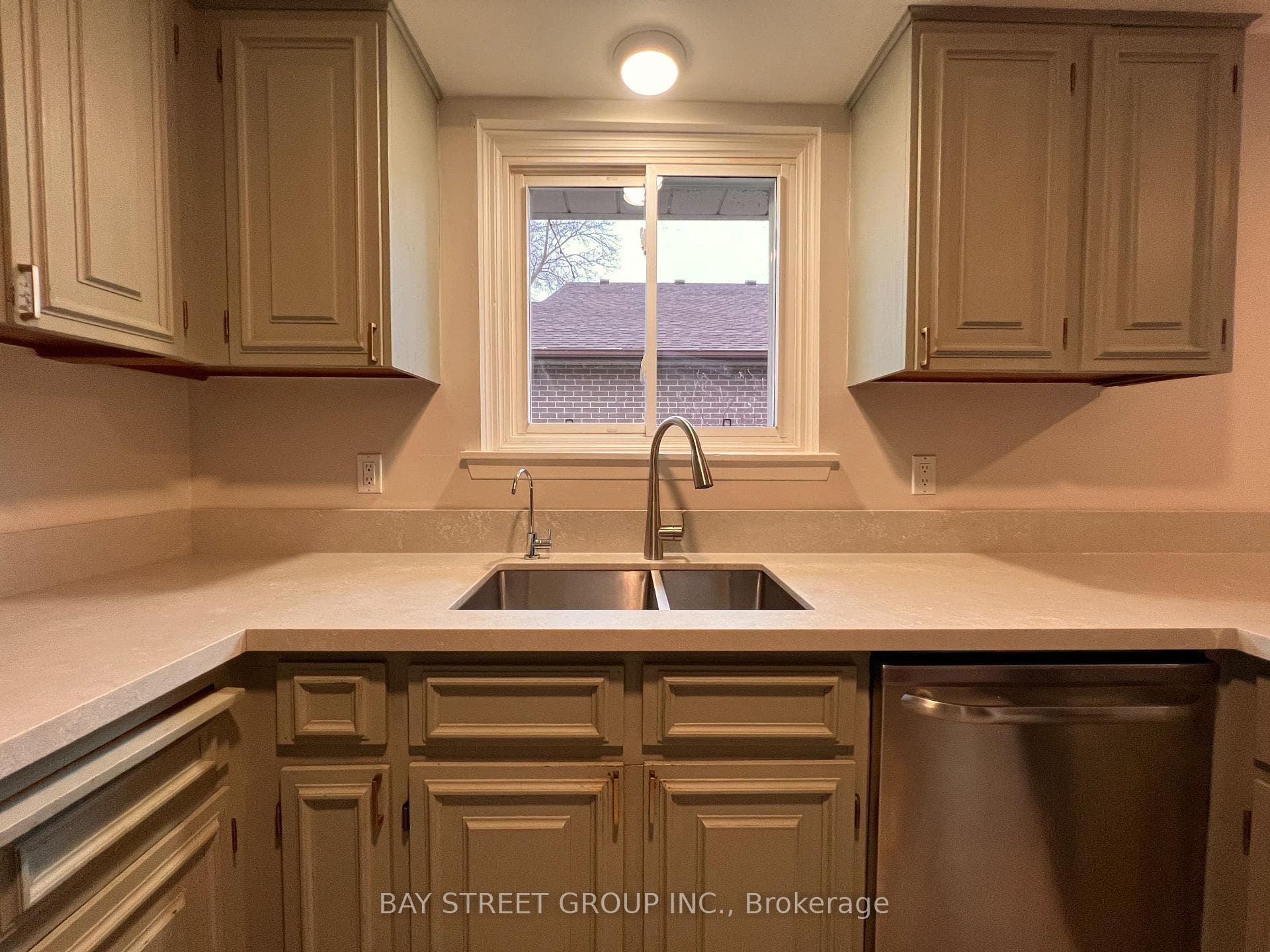 3195 Valmarie Avenue photo 14
