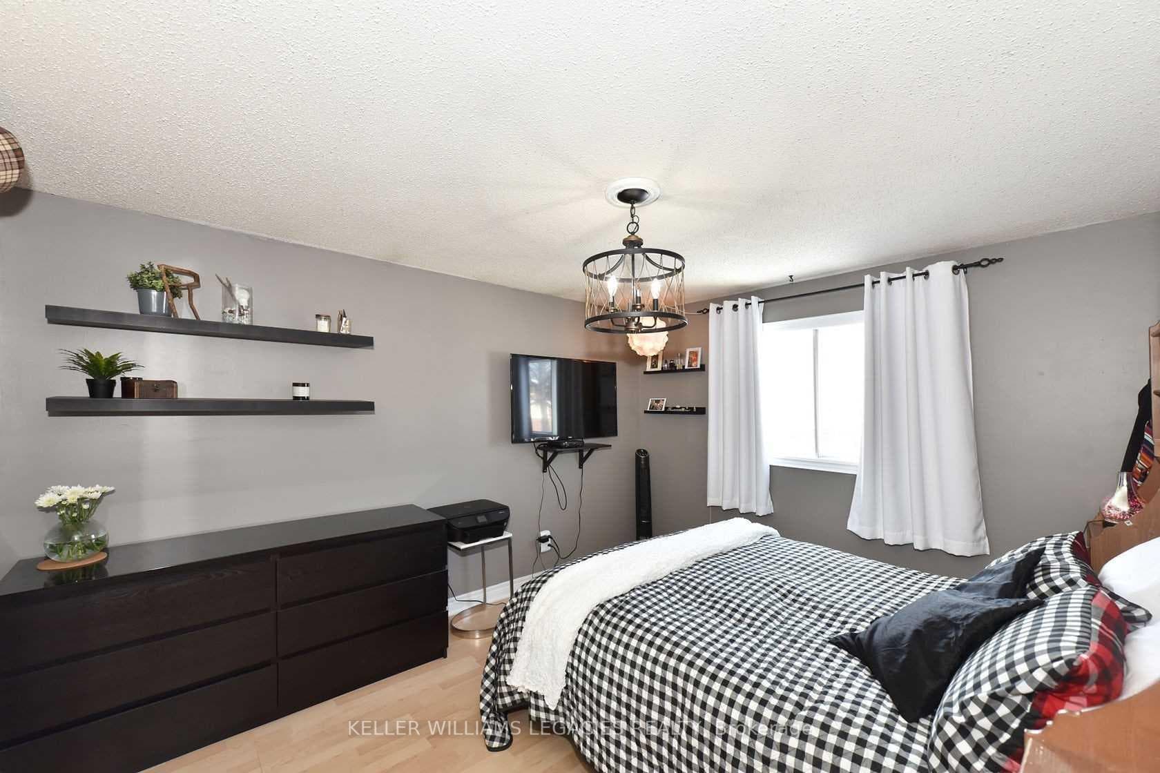30 Trawley Crescent Unit Main photo 14