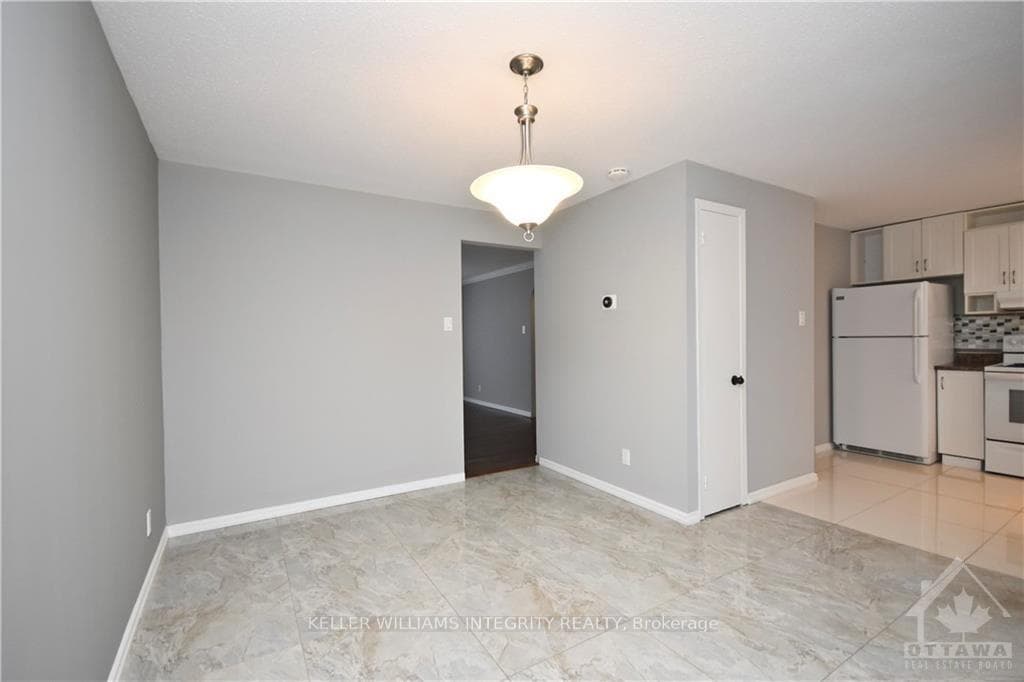 2276 RUSSELL Road photo 8