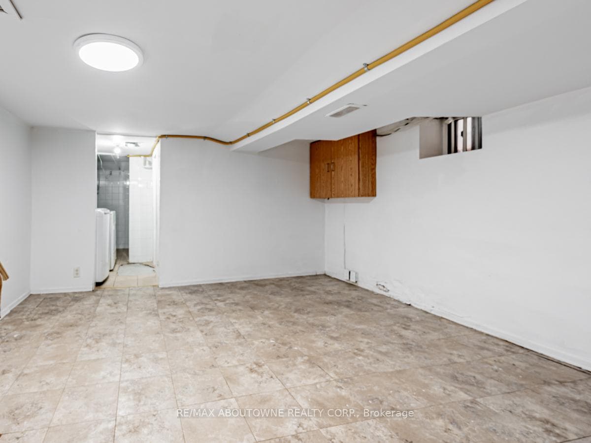 169 Lappin Avenue photo 25