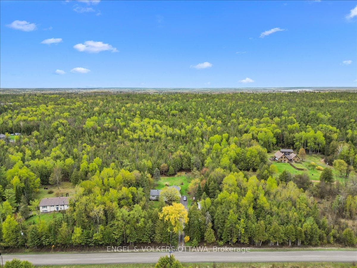 4841 Torbolton Ridge photo 44