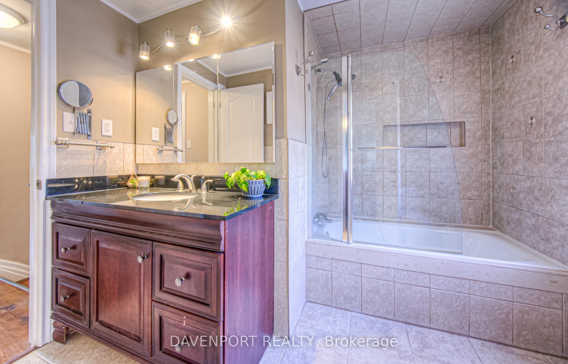 2681 Romark Mews photo 22