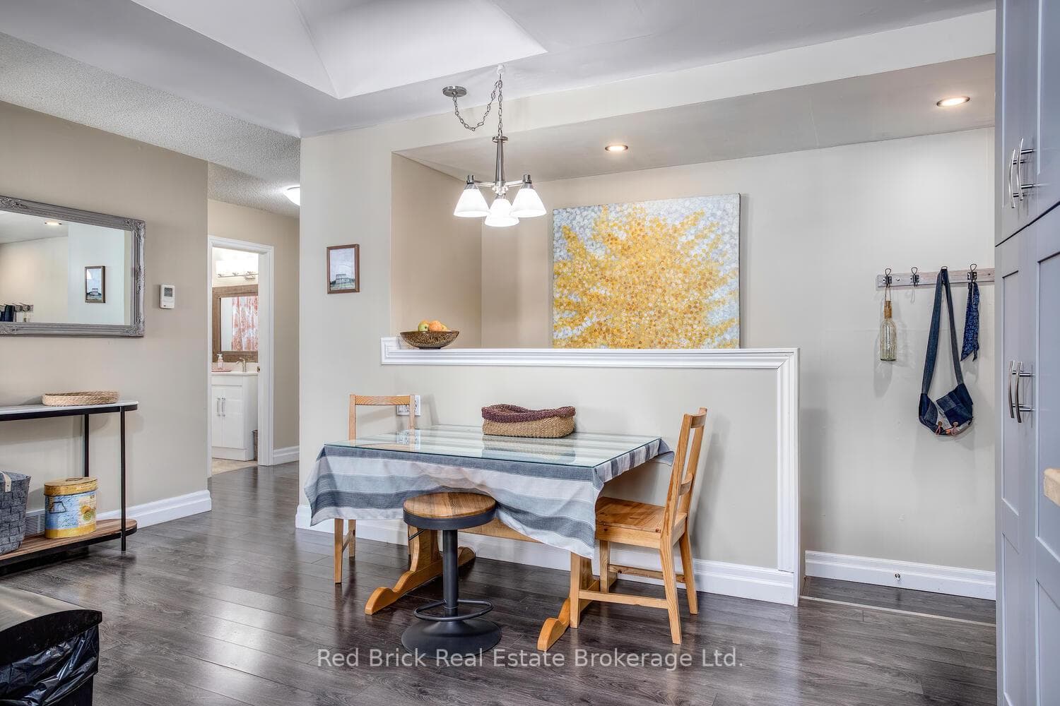 235 Wellington Street photo 14