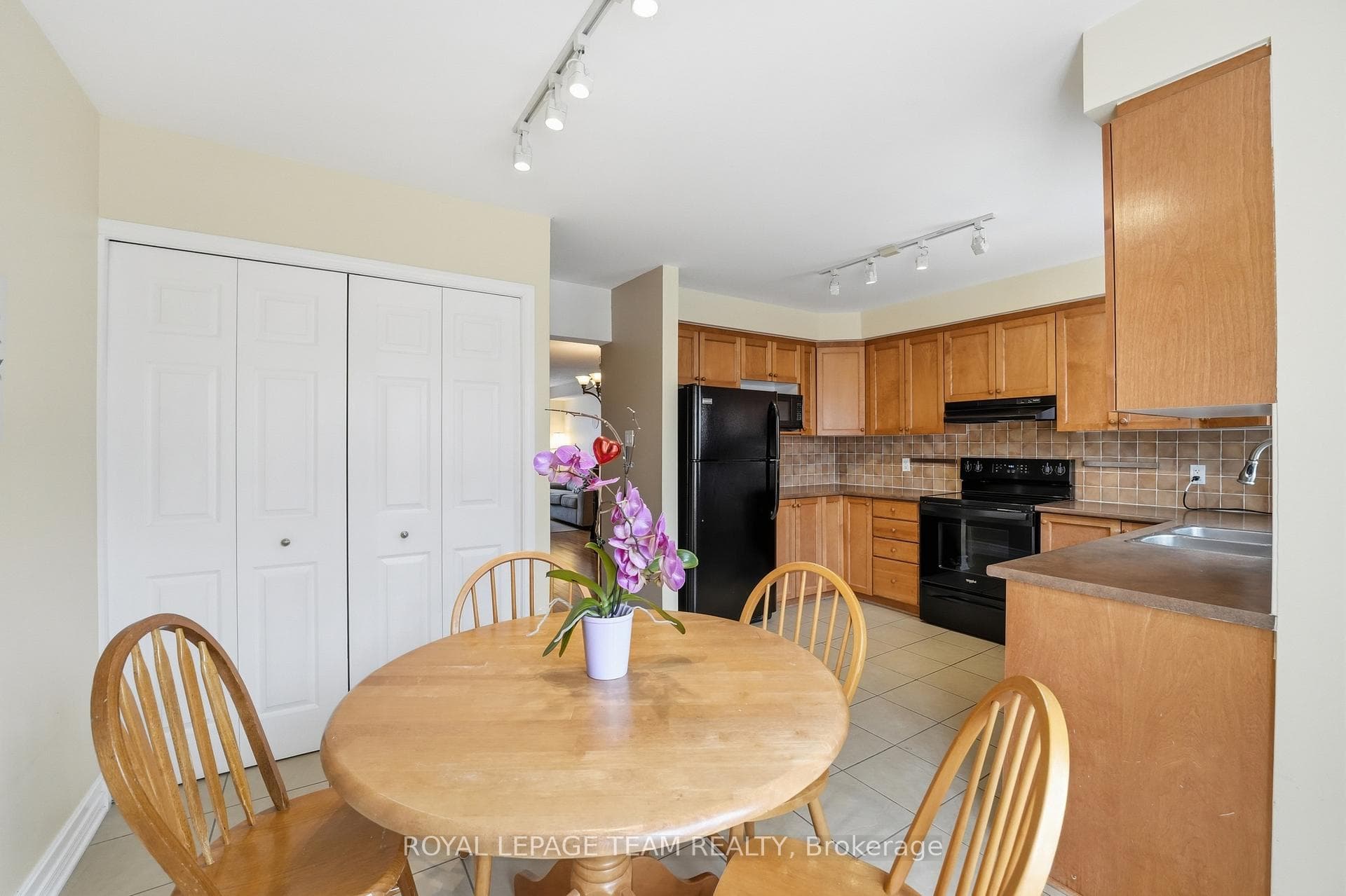 90 Edenvale Drive Unit 206 photo 21