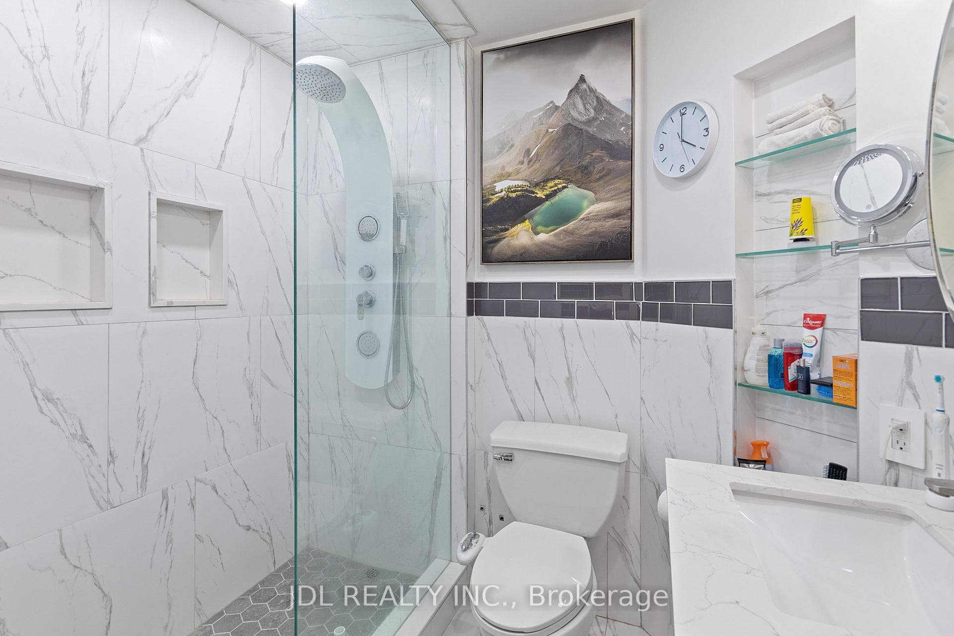 555 Yonge Street Unit 510 photo 25