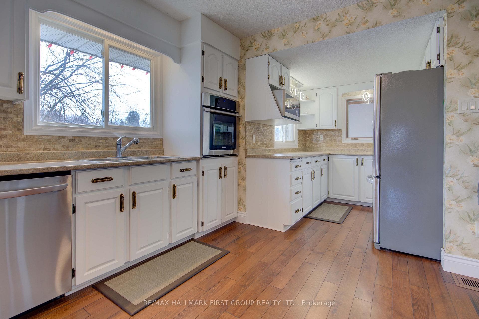 3958 Petworth Road photo 9