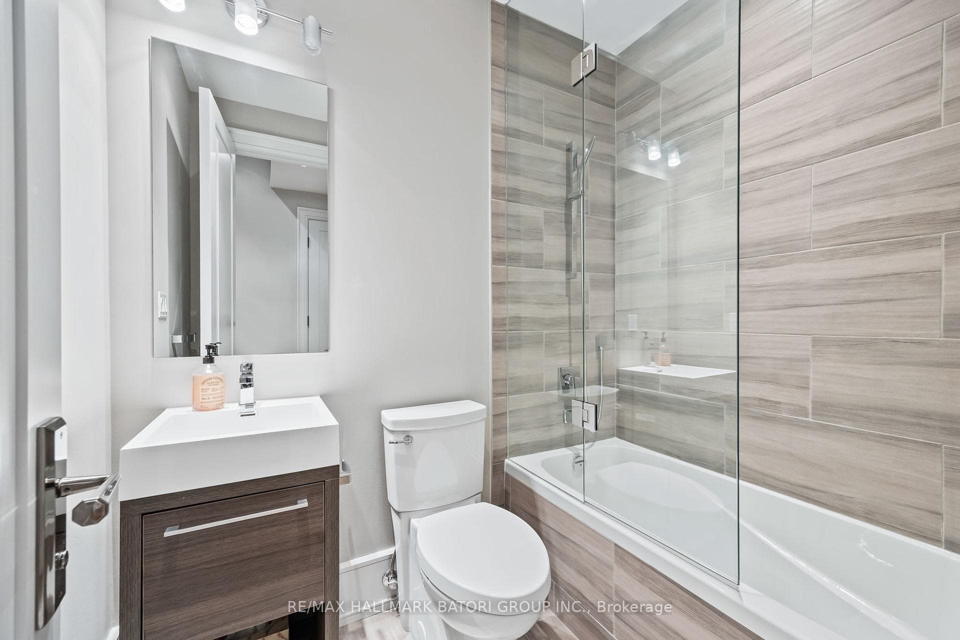 387 Glengrove Avenue photo 28