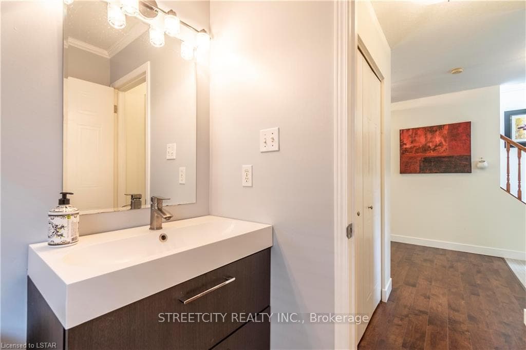 263 Rossmore Court photo 13