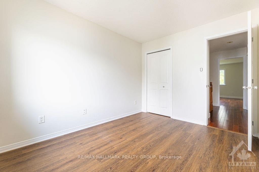 510 BURLEIGH photo 26