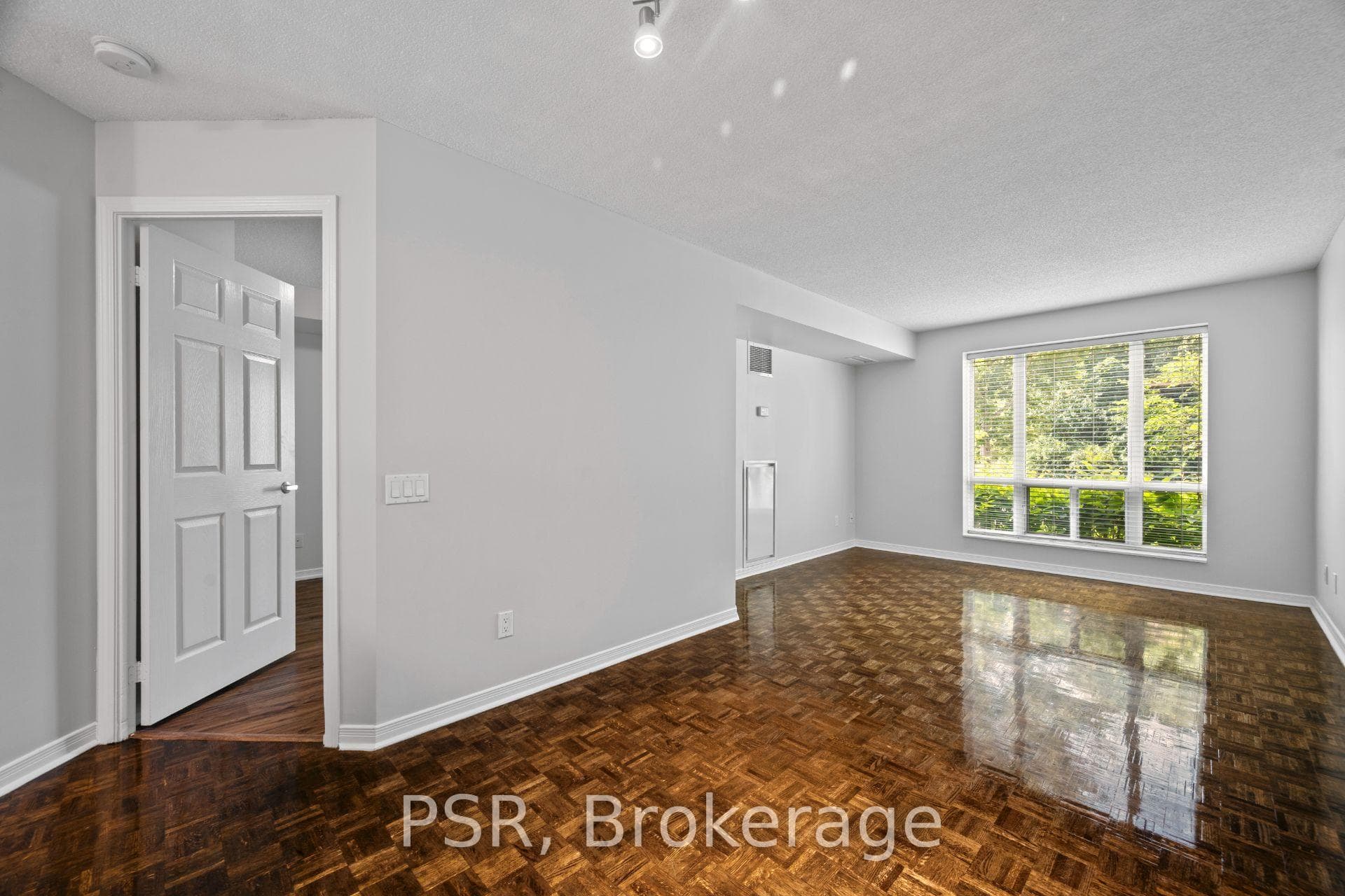 515 Rosewell Avenue Unit 104 photo 3