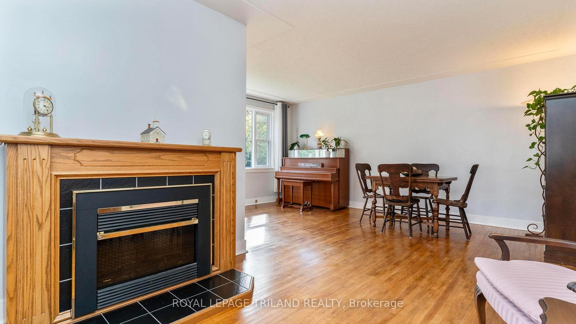 578 Creston Avenue photo 9