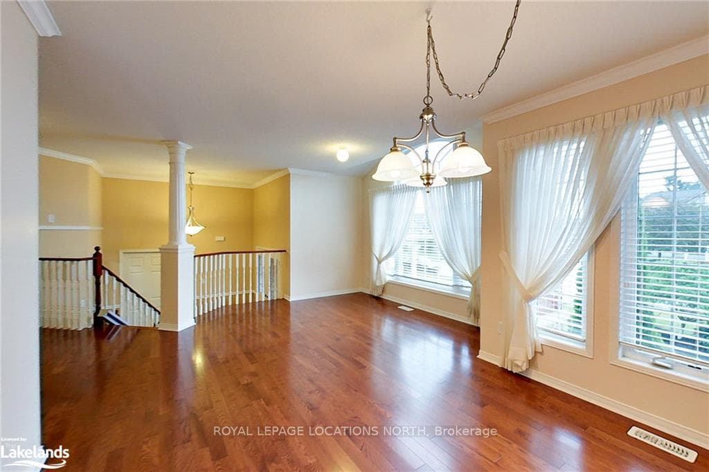 136 Royal Beech Drive photo 12