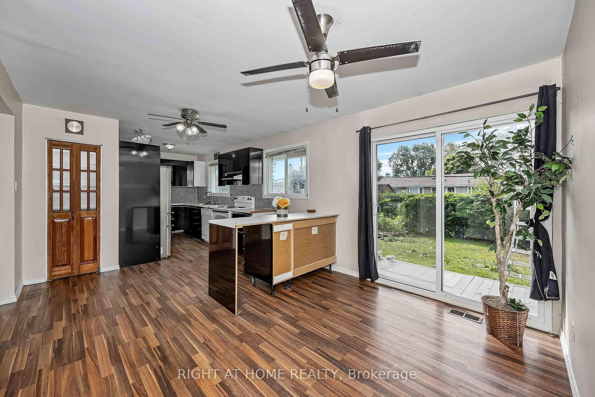 24 Largo Crescent photo 20