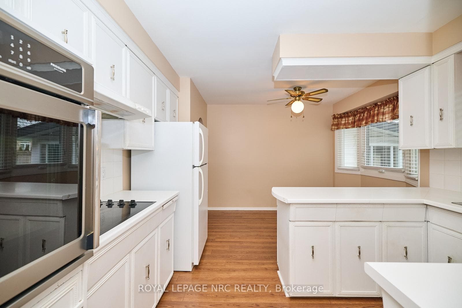 2545 Woodfield Avenue photo 10