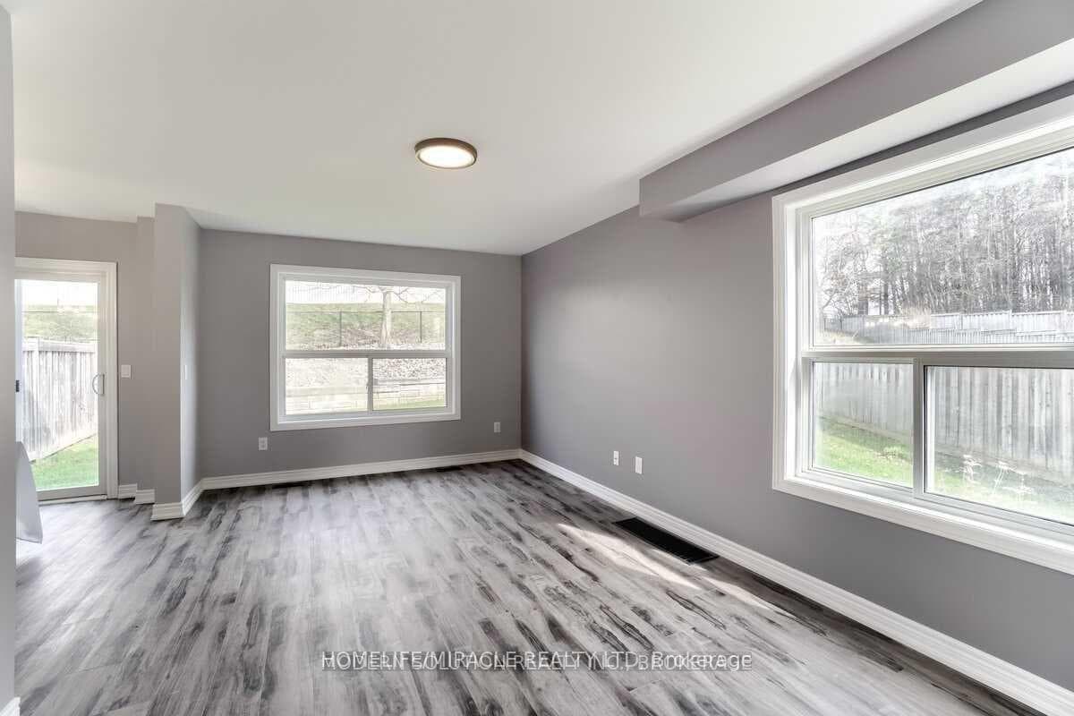 408 Orvis Crescent photo 6