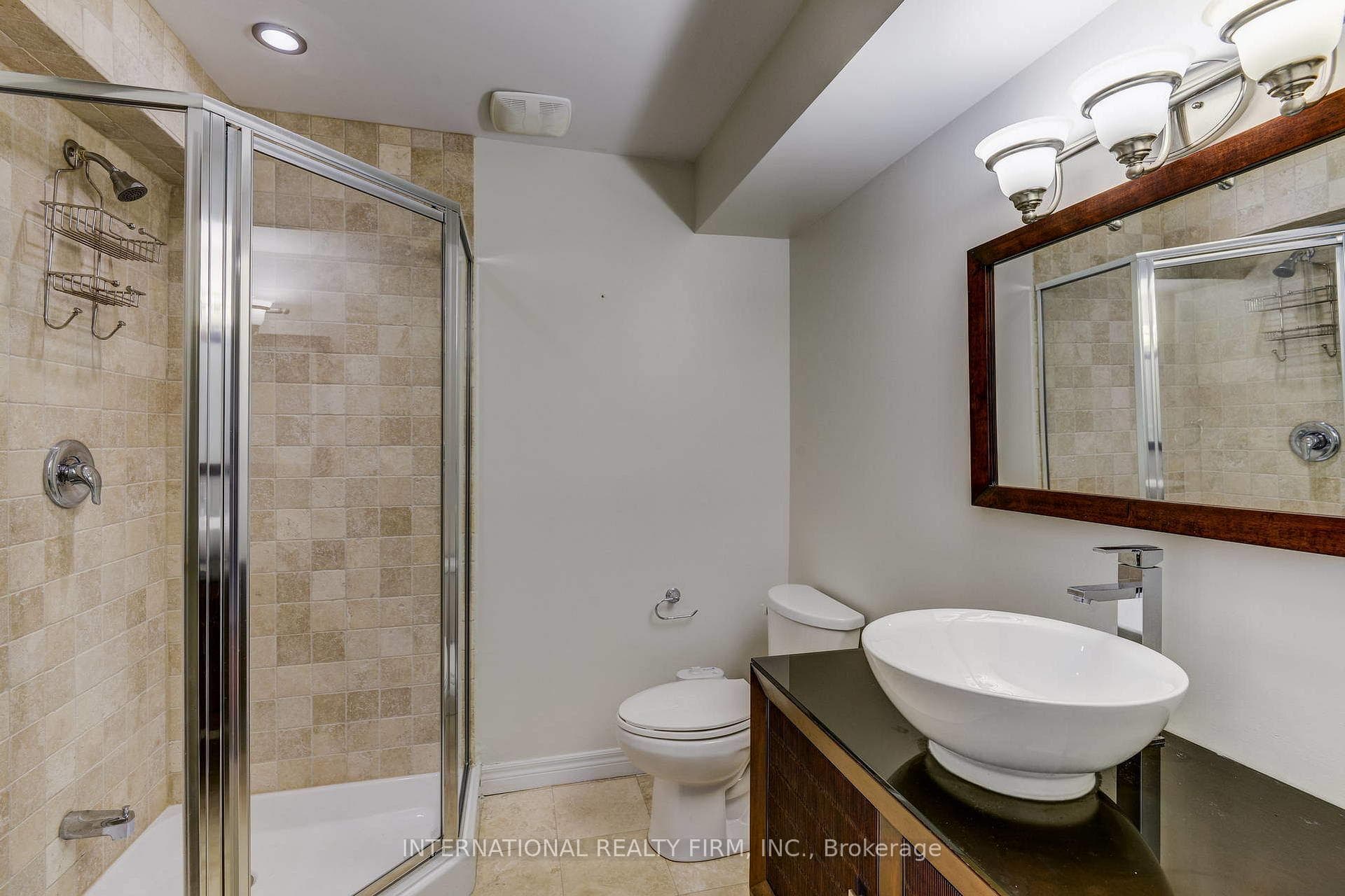 4881 Capri Crescent photo 30