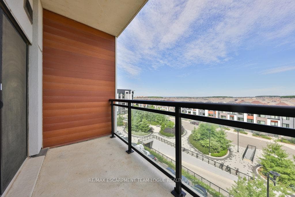 128 GROVEWOOD COMMON N/A Unit 509 photo 37