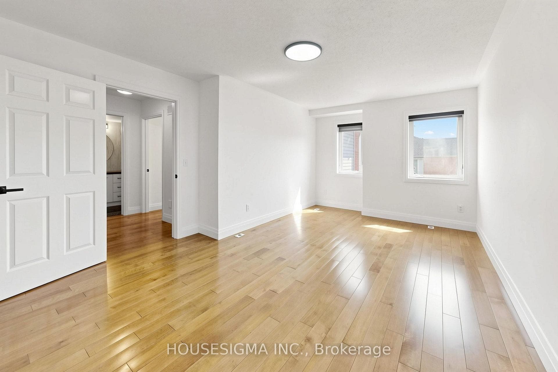 83 Mondeo Drive Unit 220 photo 22