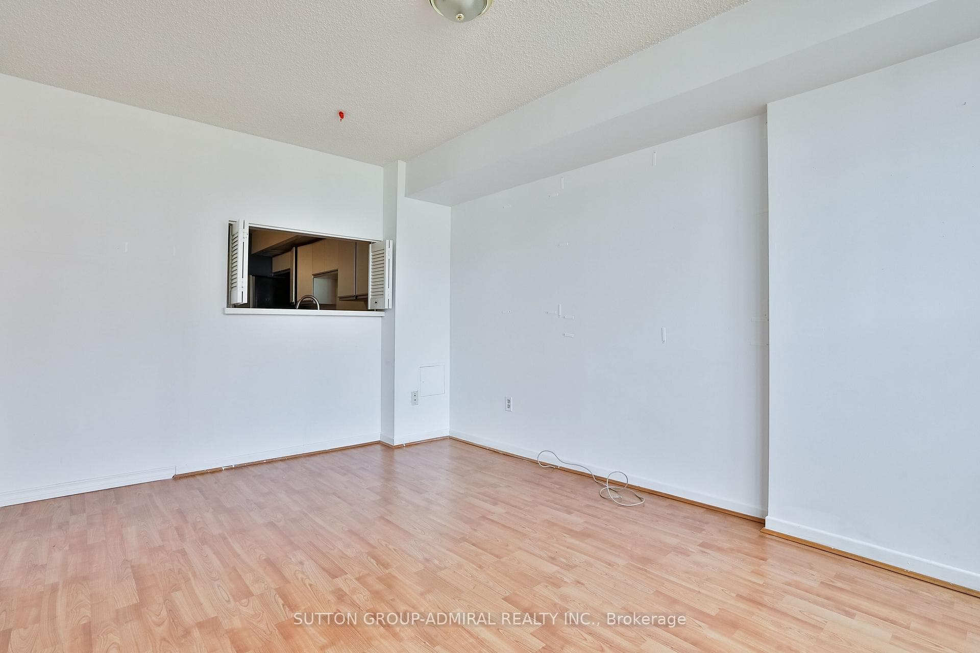 33 Elmhurst Avenue Unit 803 photo 8