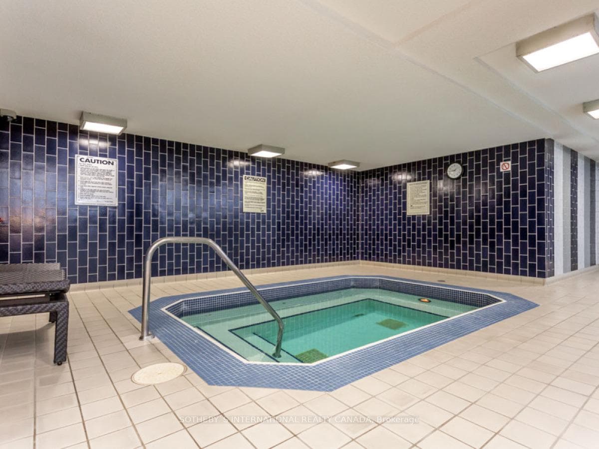 360 Bloor Street Unit 505 photo 29