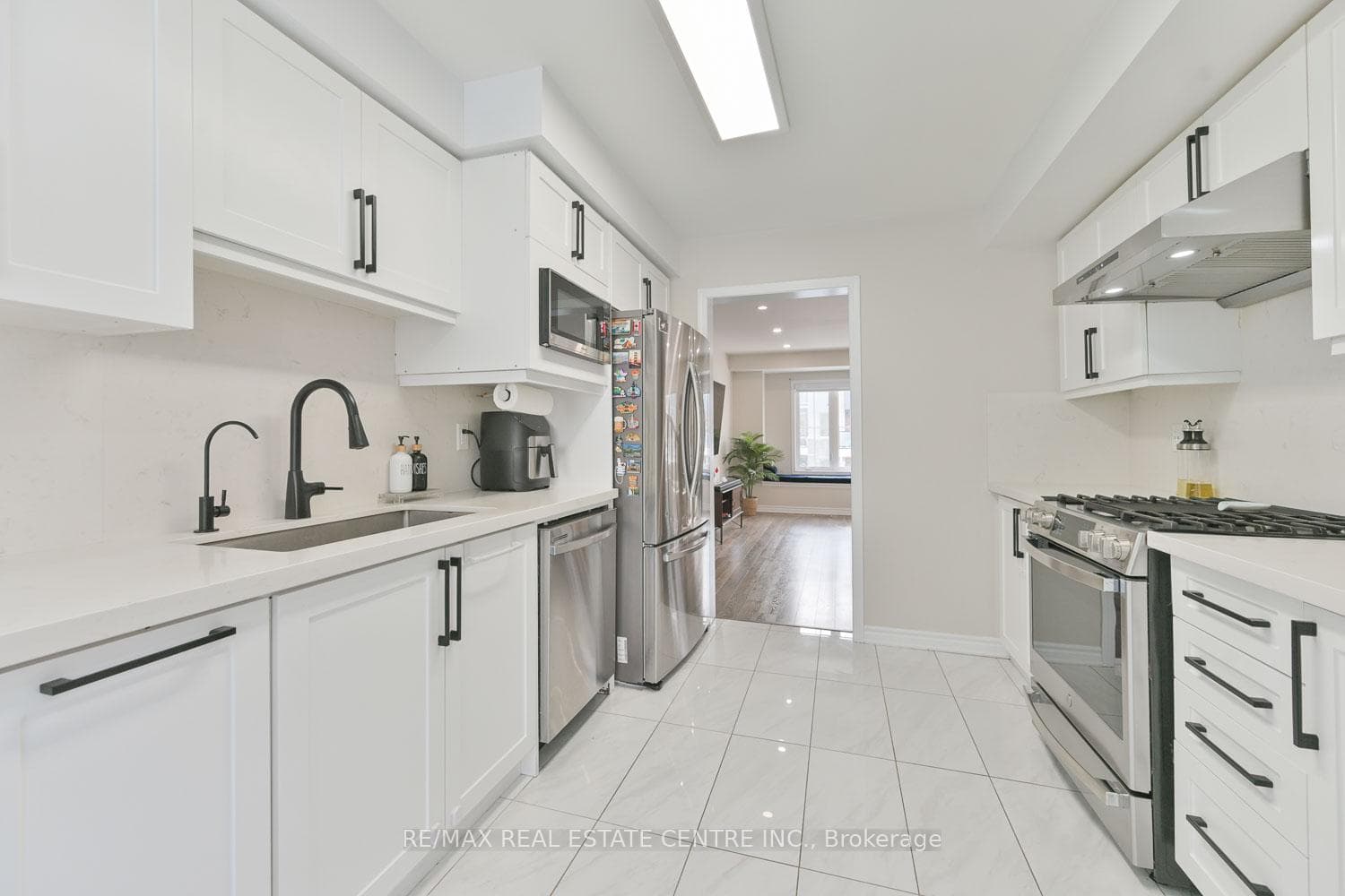 2785 Sapphire Drive photo 14