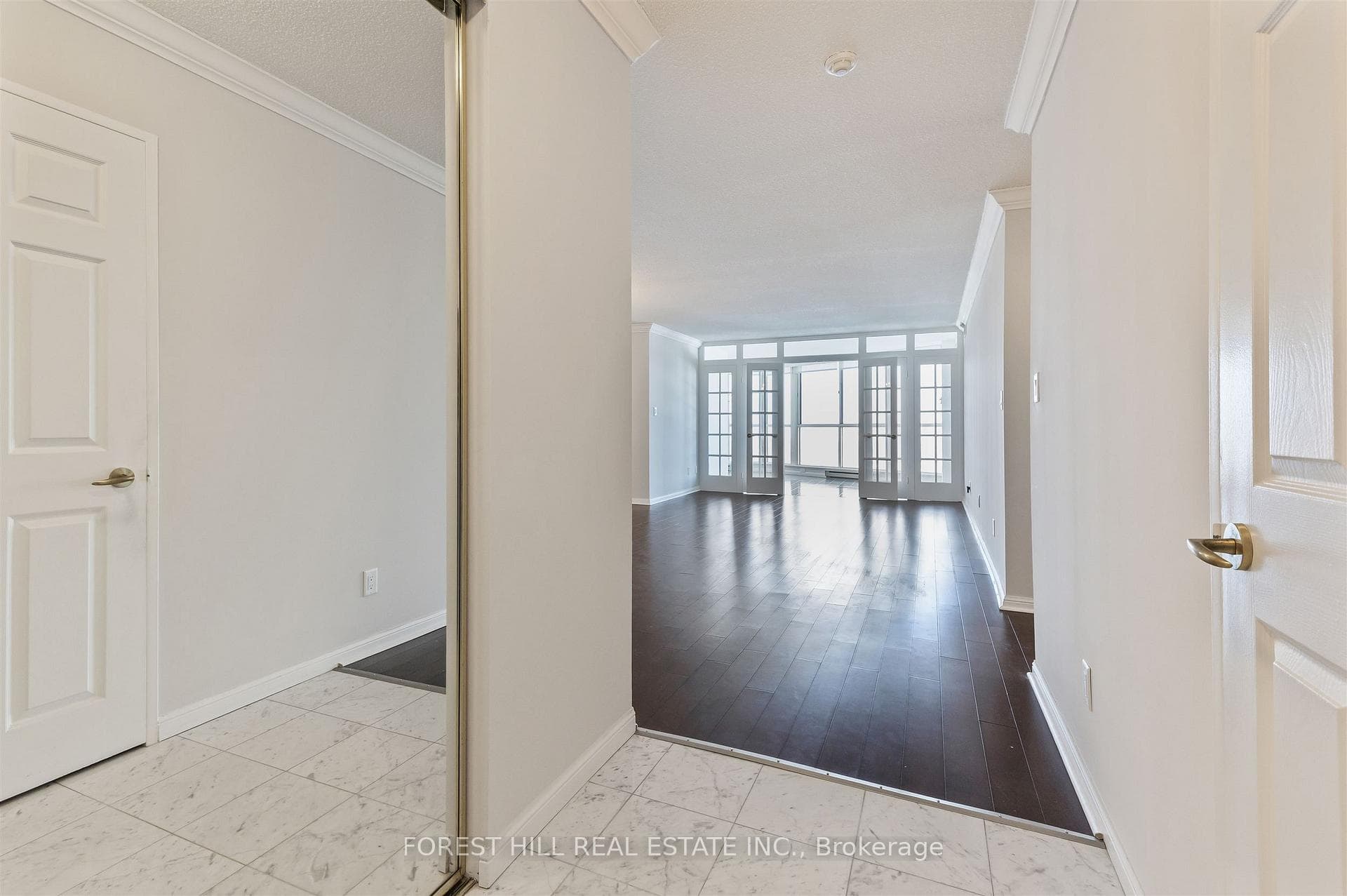 85 Skymark Drive Unit 2305 photo 4