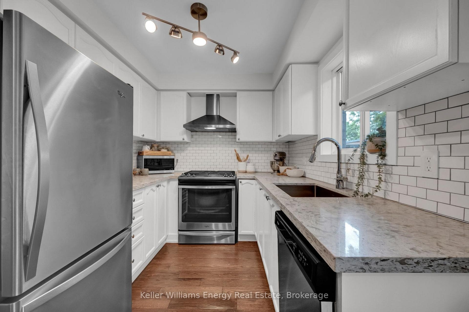 4 Primeau Avenue photo 15