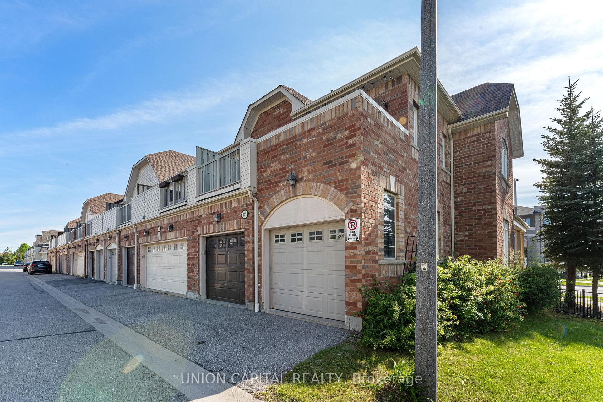 137 Civic Centre Drive photo 35